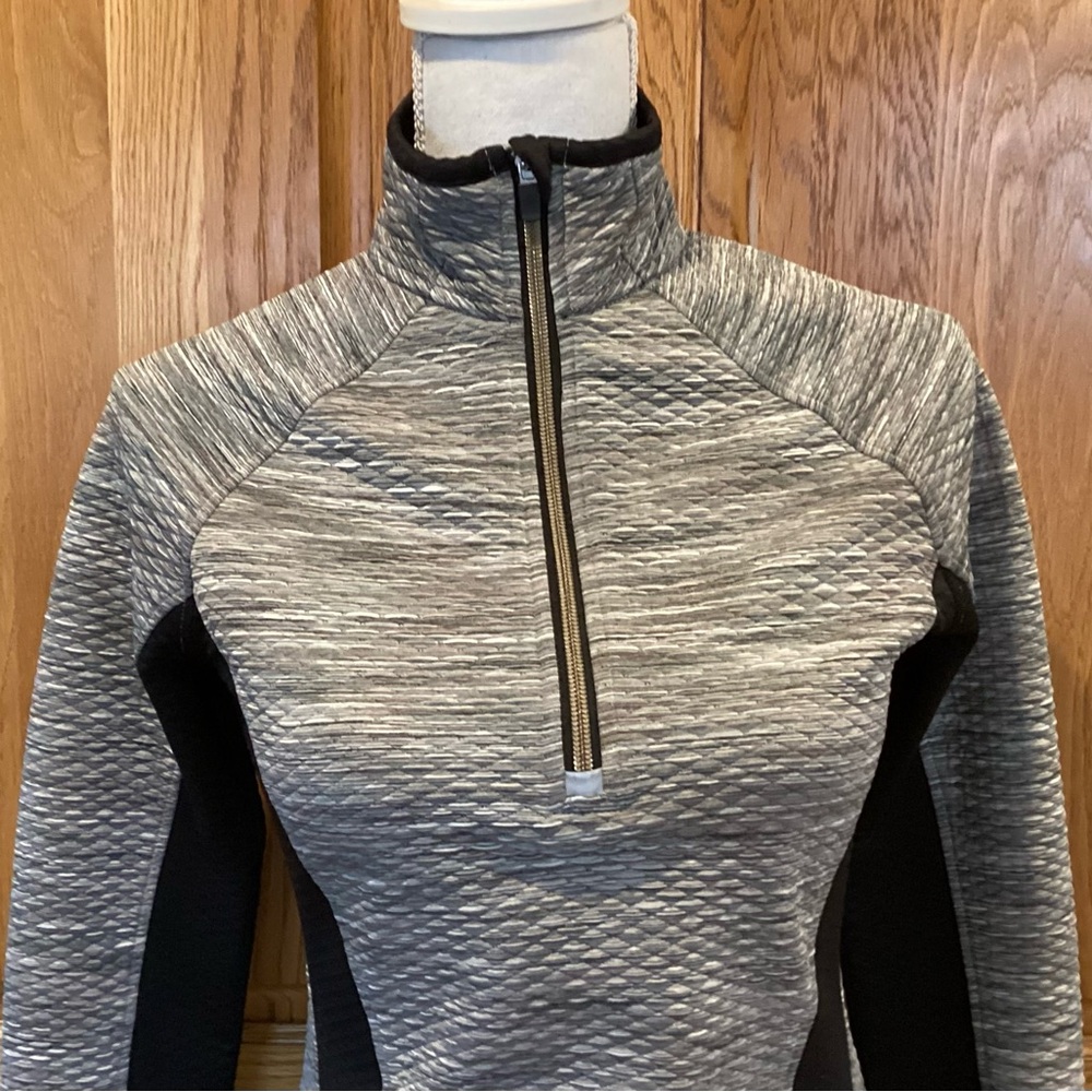 Athleta Snowscape  Gray and Black Women's Jacket - Picture 3 of 9